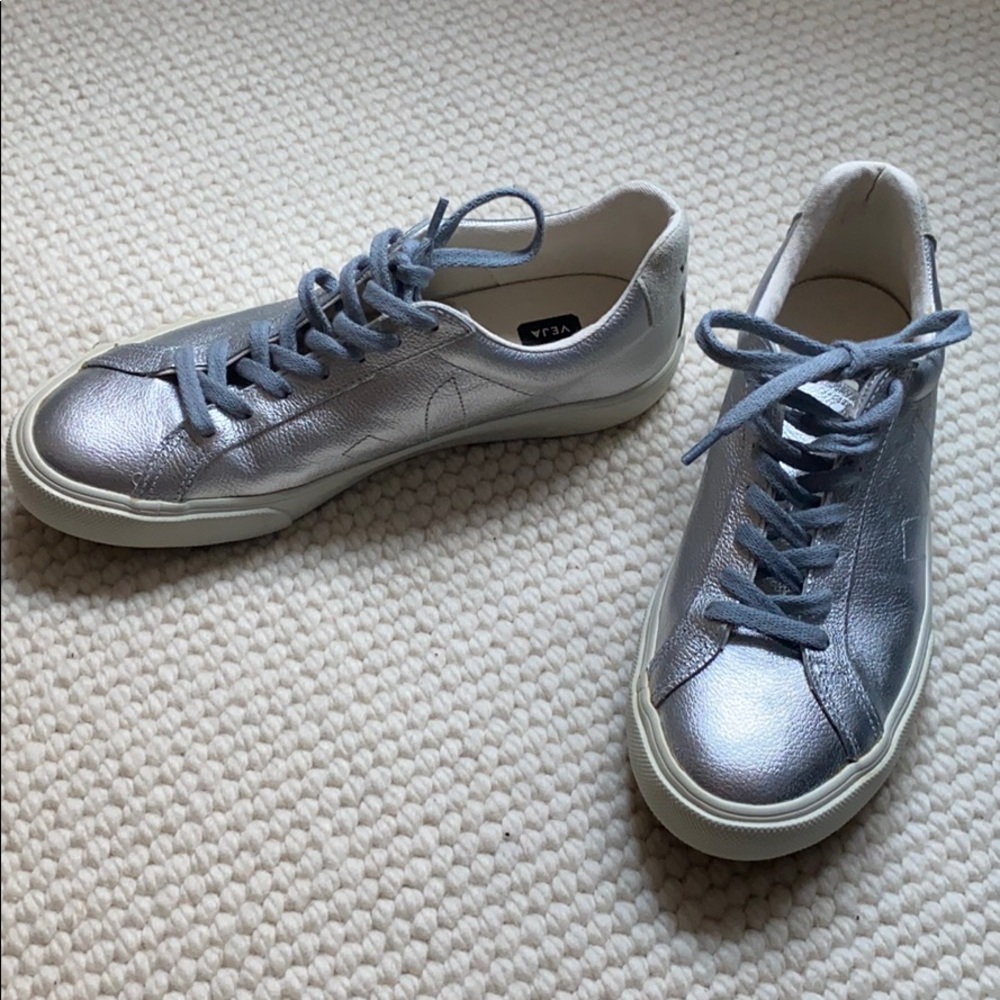 NWOT Limited Edition Veja Metallic Esplar Sneakers